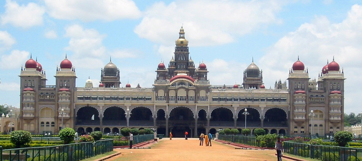 700px|thumb|center|upright=2.5|[Mysuru Palace, Karnataka, India](https://en.wikipedia.org/wiki/Mysore_Palace)